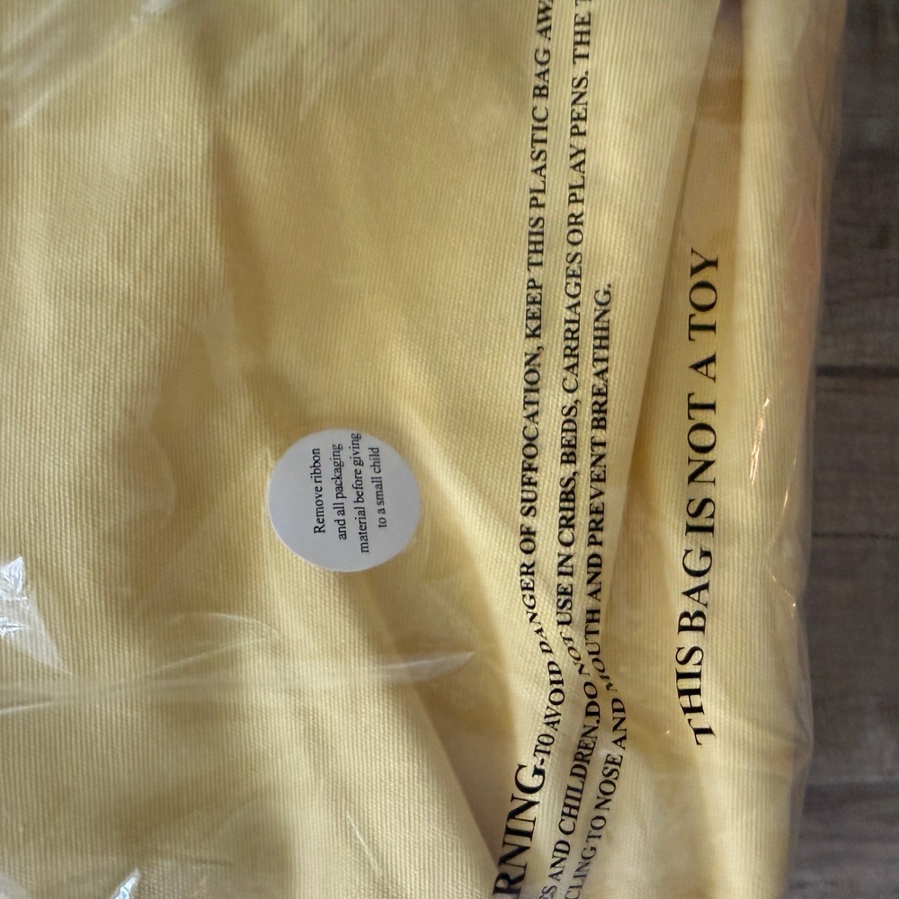 Classic Pooh 4 Piece Canvas Gift Set Tote Fleece Blanket Plush Toy Pacifier Clip - Picture 9 of 11